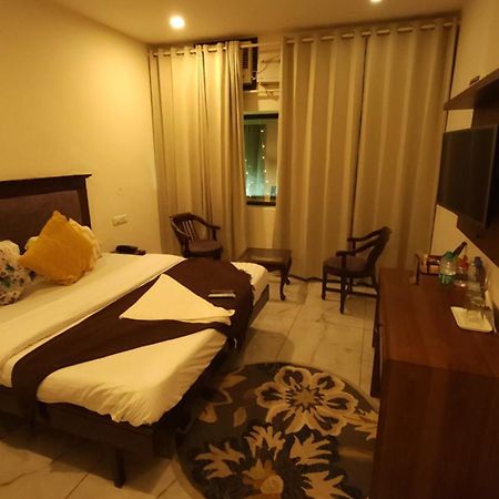 Hotel Bliss Stay Chandīgarh エクステリア 写真